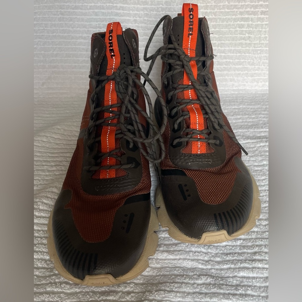 Sorel sneaker/boot, Men’s size 8.5